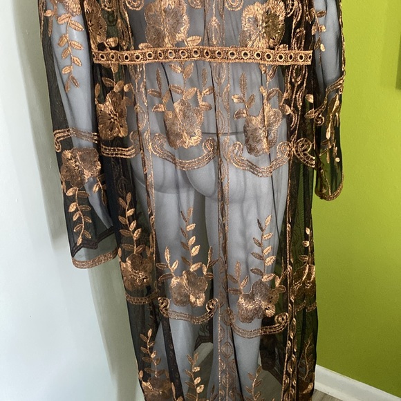 NWT Haute Monde black and gold floral kimono, coverup.  Size XL. - Picture 6 of 8